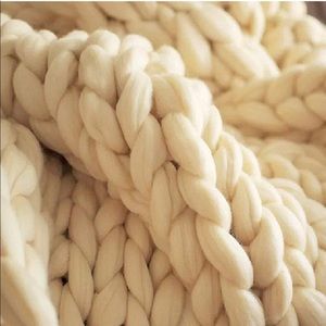Large thick knit blanket Brand New Ivory